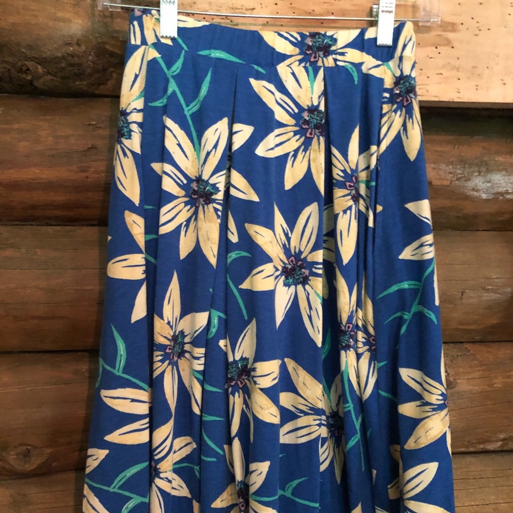 Xs floral Lularoe Madison Euc